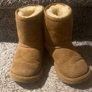 Ugg toddler size 10